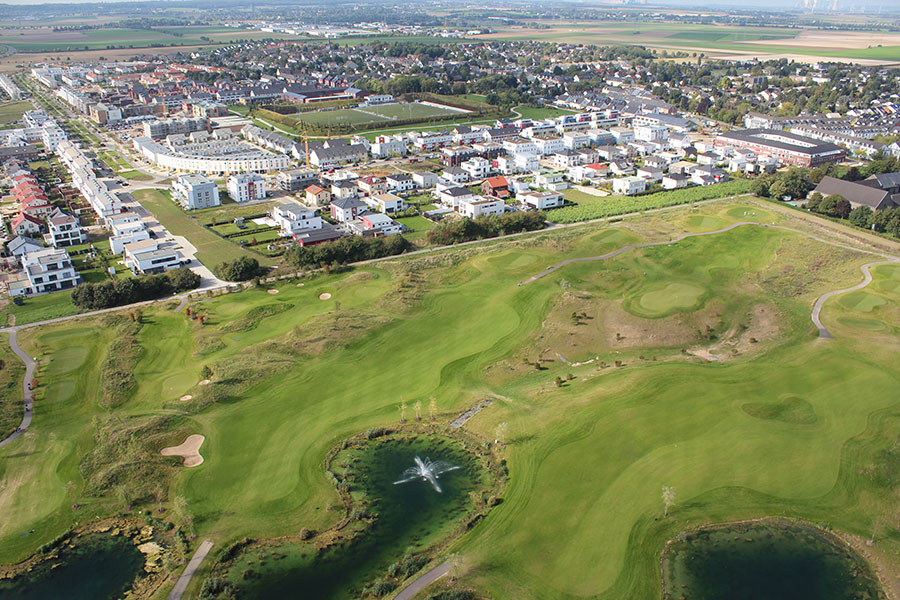 Foto Blick vom Golfplatz aus auf Widdersdorf Süd